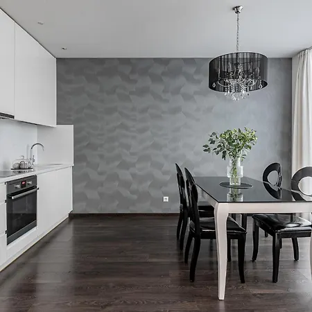 Cohost I Highrise 65m2 Apt W- Balcony And Garage Parking, Self Check-in Butas