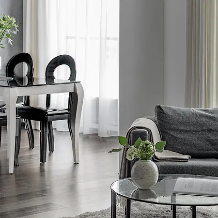 Cohost I Highrise 65m2 Apt W- Balcony And Garage Parking, Self Check-in *