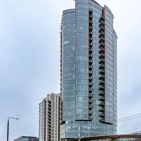 Cohost I Highrise 65m2 Apt W- Balcony And Garage Parking, Self Check-in